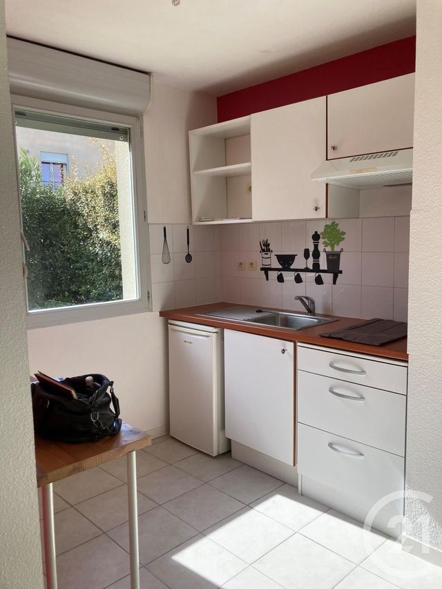 Appartement F2 &agrave; louer - 2 pi&egrave;ces - 47,50 m2 - Carcassonne - 11 - LANGUEDOC-ROUSSILLON
