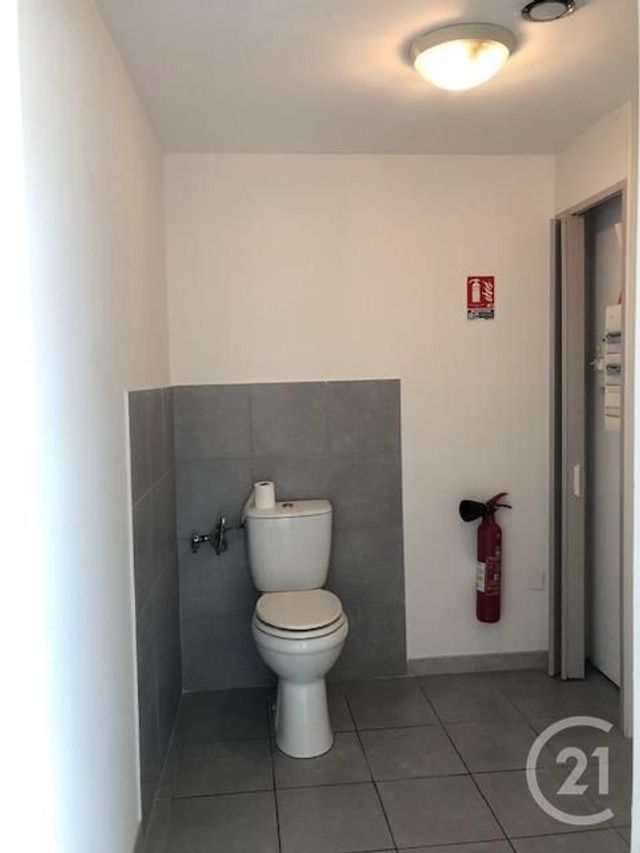 Appartement Local &agrave; louer - 3 pi&egrave;ces - 82 m2 - Carcassonne - 11 - LANGUEDOC-ROUSSILLON