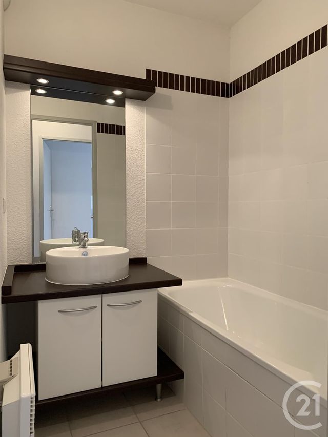 Appartement F2 &agrave; louer - 2 pi&egrave;ces - 35,70 m2 - Carcassonne - 11 - LANGUEDOC-ROUSSILLON