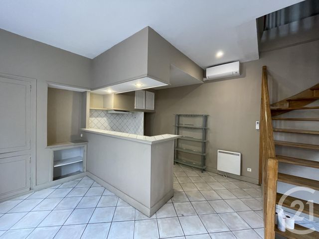 Appartement Duplex &agrave; louer - 3 pi&egrave;ces - 70,50 m2 - Carcassonne - 11 - LANGUEDOC-ROUSSILLON