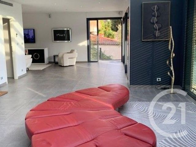 Maison à louer - 5 pièces - 215,69 m2 - Villefranche Sur Mer - 06 - PROVENCE-ALPES-COTE-D-AZUR