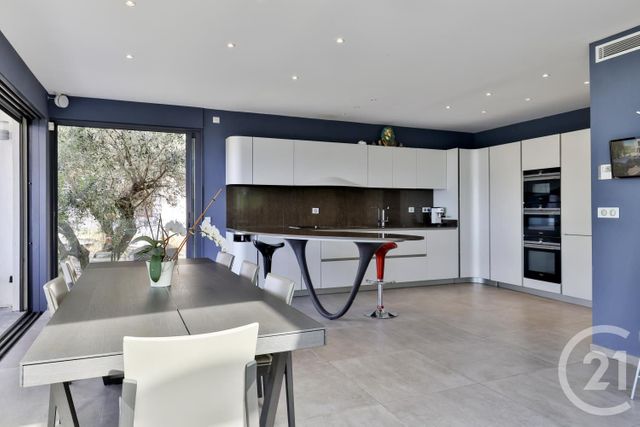 Maison à louer - 5 pièces - 215,69 m2 - Villefranche Sur Mer - 06 - PROVENCE-ALPES-COTE-D-AZUR