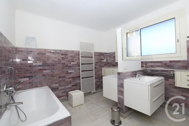Appartement F7 et + &agrave; louer - 7 pi&egrave;ces - 221,98 m2 - Nice - 06 - PROVENCE-ALPES-COTE-D-AZUR