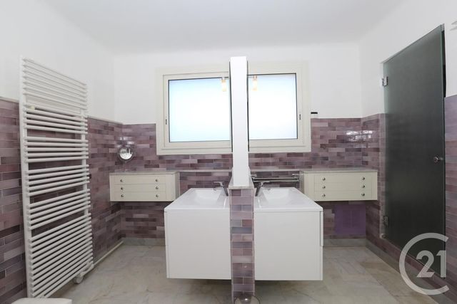 Appartement F7 et + &agrave; louer - 7 pi&egrave;ces - 221,98 m2 - Nice - 06 - PROVENCE-ALPES-COTE-D-AZUR