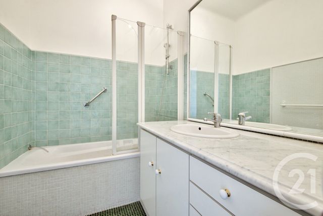 Appartement F2 à vendre - 2 pièces - 63,29 m2 - Nice - 06 - PROVENCE-ALPES-COTE-D-AZUR