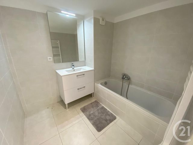 Appartement F3 &agrave; louer - 3 pi&egrave;ces - 60 m2 - Nice - 06 - PROVENCE-ALPES-COTE-D-AZUR