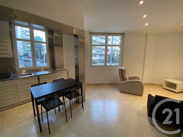 Appartement F3 &agrave; louer - 3 pi&egrave;ces - 59,12 m2 - Nice - 06 - PROVENCE-ALPES-COTE-D-AZUR