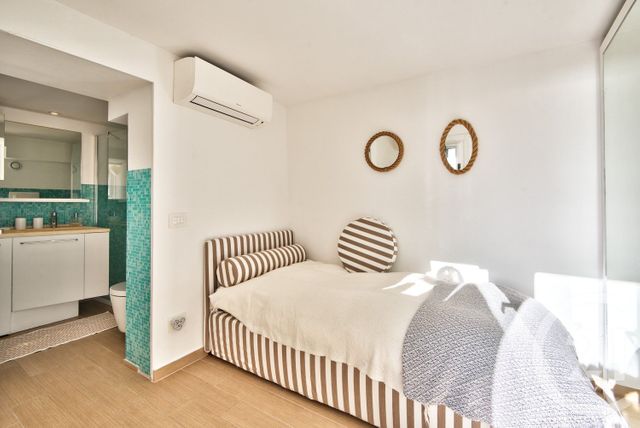 Maison &agrave; louer - 5 pi&egrave;ces - 175 m2 - Beaulieu Sur Mer - 06 - PROVENCE-ALPES-COTE-D-AZUR