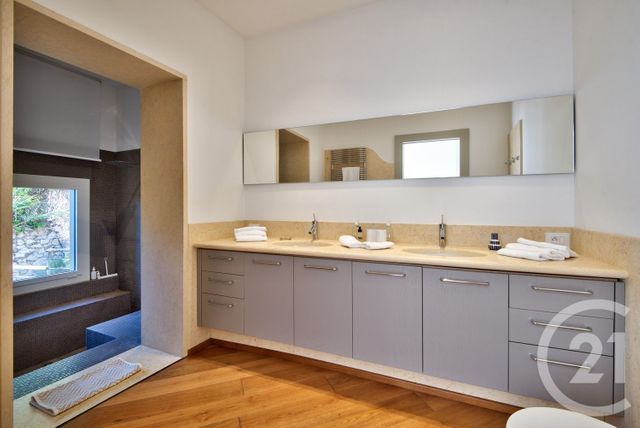 Maison &agrave; louer - 5 pi&egrave;ces - 175 m2 - Beaulieu Sur Mer - 06 - PROVENCE-ALPES-COTE-D-AZUR