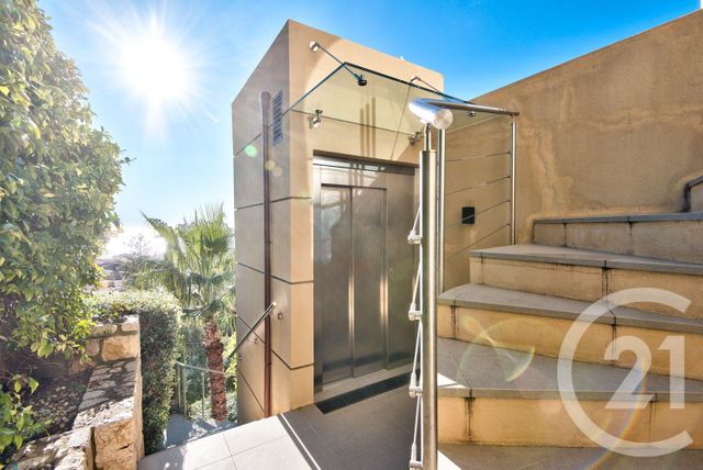 Maison &agrave; louer - 5 pi&egrave;ces - 175 m2 - Beaulieu Sur Mer - 06 - PROVENCE-ALPES-COTE-D-AZUR