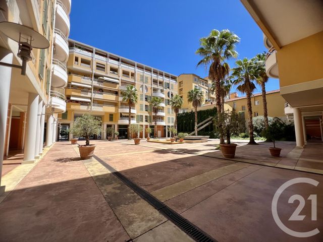 Appartement F3 &agrave; louer - 3 pi&egrave;ces - 71,21 m2 - Nice - 06 - PROVENCE-ALPES-COTE-D-AZUR