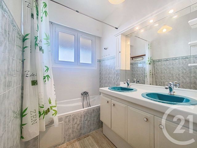 Appartement F3 &agrave; louer - 3 pi&egrave;ces - 75,75 m2 - Villefranche Sur Mer - 06 - PROVENCE-ALPES-COTE-D-AZUR