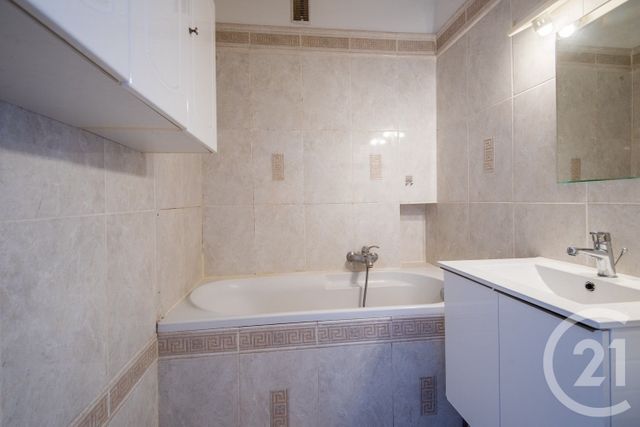 Appartement F3 &agrave; louer - 3 pi&egrave;ces - 56,13 m2 - Nice - 06 - PROVENCE-ALPES-COTE-D-AZUR