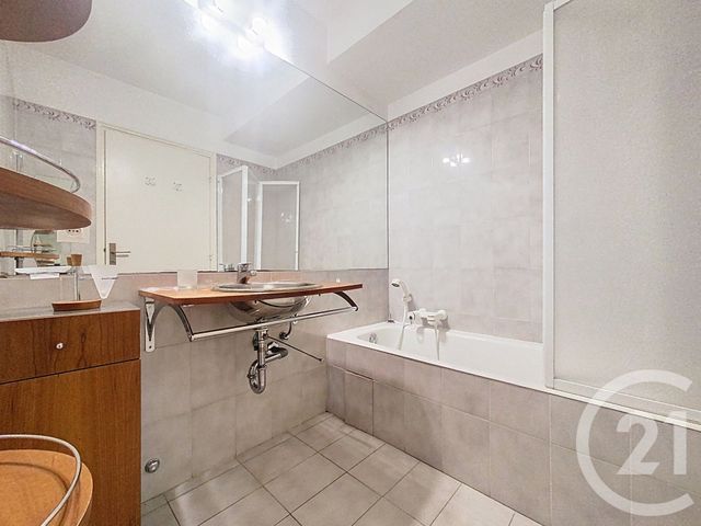 Appartement F3 &agrave; louer - 3 pi&egrave;ces - 84,05 m2 - Nice - 06 - PROVENCE-ALPES-COTE-D-AZUR