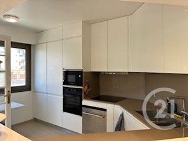 Appartement F3 &agrave; louer - 4 pi&egrave;ces - 111,03 m2 - Nice - 06 - PROVENCE-ALPES-COTE-D-AZUR