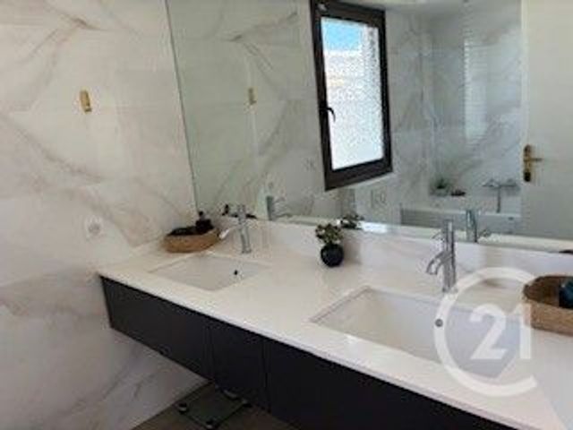 Appartement F3 &agrave; louer - 4 pi&egrave;ces - 111,03 m2 - Nice - 06 - PROVENCE-ALPES-COTE-D-AZUR