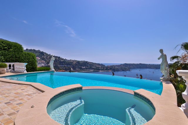 Maison à vendre - 5 pièces - 211 m2 - Villefranche Sur Mer - 06 - PROVENCE-ALPES-COTE-D-AZUR