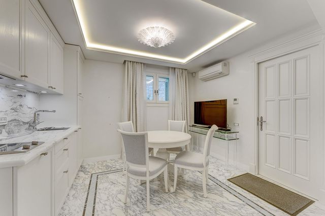 Maison &agrave; vendre - 6 pi&egrave;ces - 643 m2 - Villefranche Sur Mer - 06 - PROVENCE-ALPES-COTE-D-AZUR