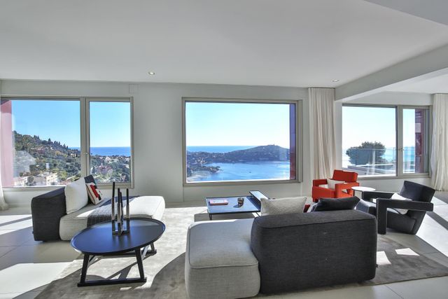 Maison à louer - 5 pièces - 440 m2 - Villefranche Sur Mer - 06 - PROVENCE-ALPES-COTE-D-AZUR