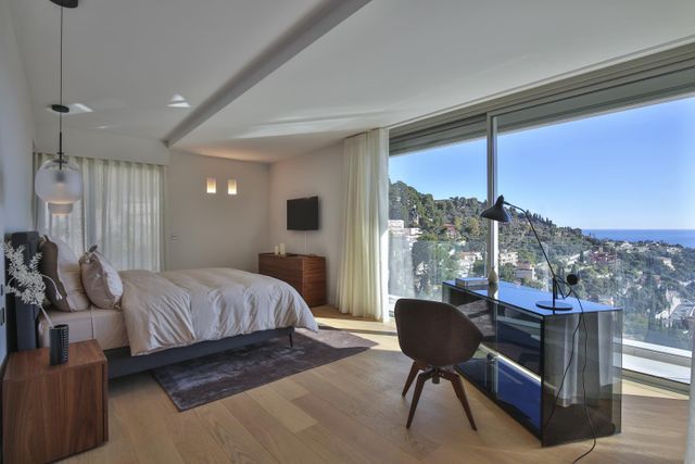 Maison à louer - 6 pièces - 360 m2 - Villefranche Sur Mer - 06 - PROVENCE-ALPES-COTE-D-AZUR