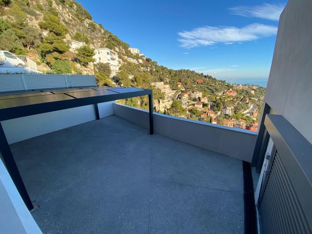 Maison à louer - 6 pièces - 360 m2 - Villefranche Sur Mer - 06 - PROVENCE-ALPES-COTE-D-AZUR