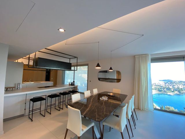 Maison à louer - 6 pièces - 360 m2 - Villefranche Sur Mer - 06 - PROVENCE-ALPES-COTE-D-AZUR