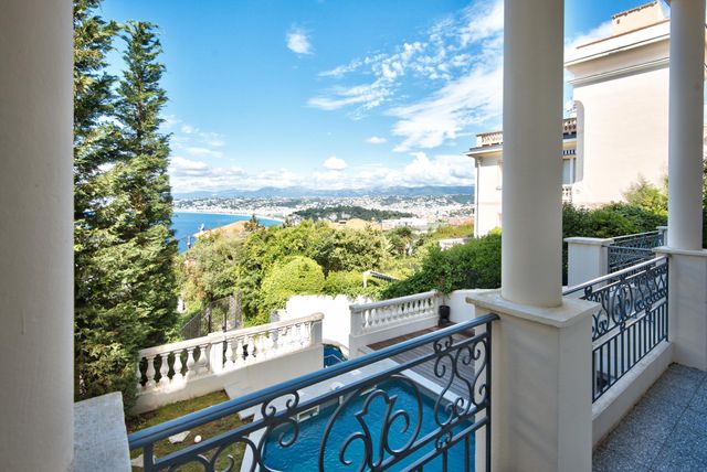 Maison à vendre - 6 pièces - 221,97 m2 - Nice - 06 - PROVENCE-ALPES-COTE-D-AZUR