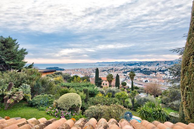 Maison à vendre - 6 pièces - 204,83 m2 - Nice - 06 - PROVENCE-ALPES-COTE-D-AZUR