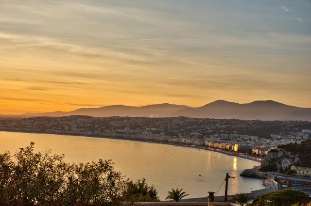 Appartement F4 à louer - 4 pièces - 142,56 m2 - Nice - 06 - PROVENCE-ALPES-COTE-D-AZUR