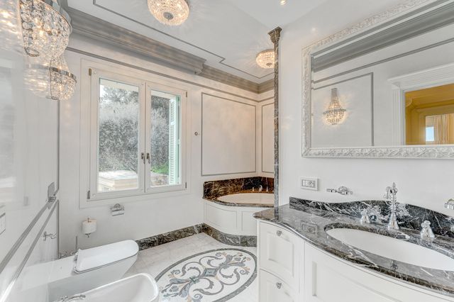 Maison &agrave; vendre - 6 pi&egrave;ces - 643 m2 - Villefranche Sur Mer - 06 - PROVENCE-ALPES-COTE-D-AZUR