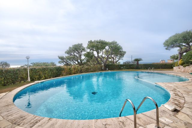 Appartement F4 &agrave; vendre - 4 pi&egrave;ces - 131,05 m2 - Villefranche Sur Mer - 06 - PROVENCE-ALPES-COTE-D-AZUR