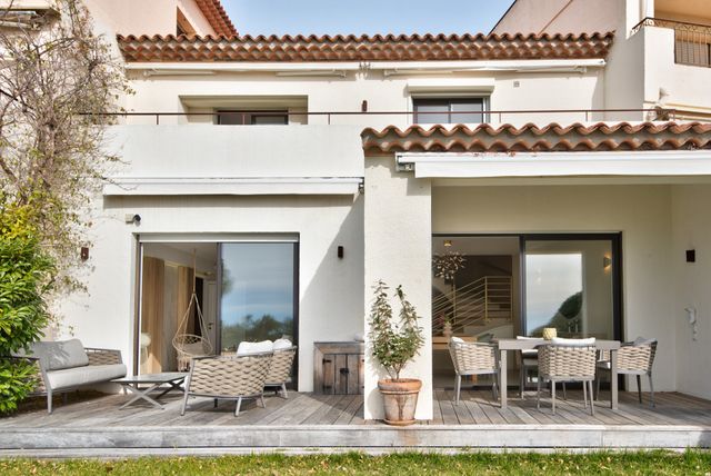 Appartement F4 &agrave; vendre - 4 pi&egrave;ces - 131,05 m2 - Villefranche Sur Mer - 06 - PROVENCE-ALPES-COTE-D-AZUR
