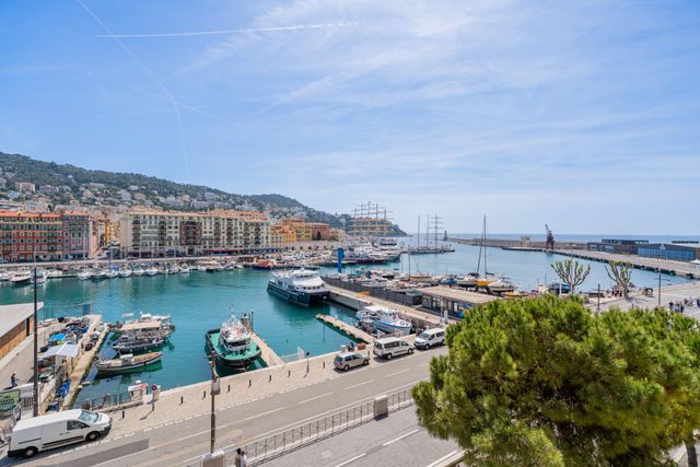Appartement 3 pièces 150 m² · à Nice · 149,5 m² · 2 190 000 €