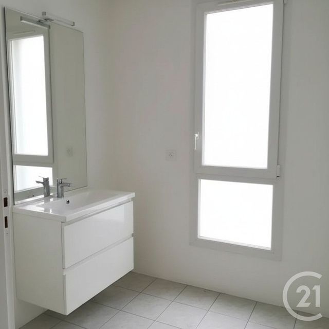 Appartement F1 &agrave; louer - 1 pi&egrave;ce - 33,30 m2 - Montigny Les Cormeilles - 95 - ILE-DE-FRANCE