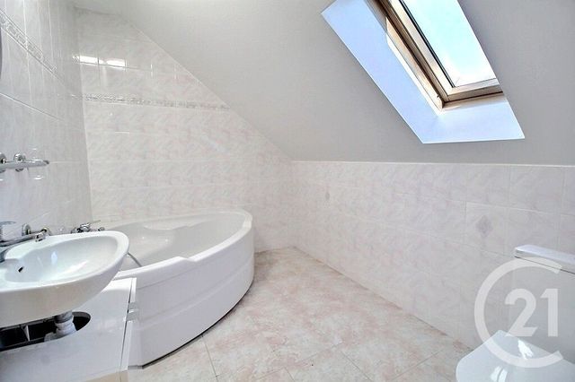 Maison &agrave; louer - 4 pi&egrave;ces - 108,45 m2 - Vetraz Monthoux - 74 - RHONE-ALPES