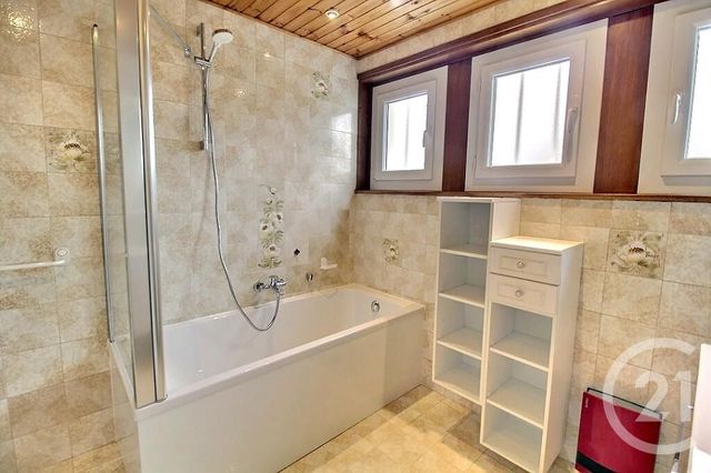 Maison &agrave; louer - 7 pi&egrave;ces - 141,66 m2 - Veigy Foncenex - 74 - RHONE-ALPES