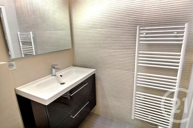 Appartement T3 &agrave; louer - 3 pi&egrave;ces - 44,92 m2 - Evian Les Bains - 74 - RHONE-ALPES