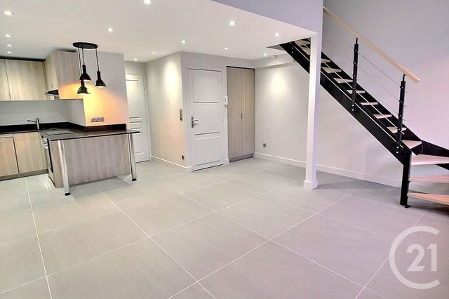Appartement T3 &agrave; louer - 3 pi&egrave;ces - 44,92 m2 - Evian Les Bains - 74 - RHONE-ALPES