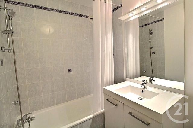 Appartement T4 &agrave; louer - 4 pi&egrave;ces - 78,48 m2 - Sciez - 74 - RHONE-ALPES