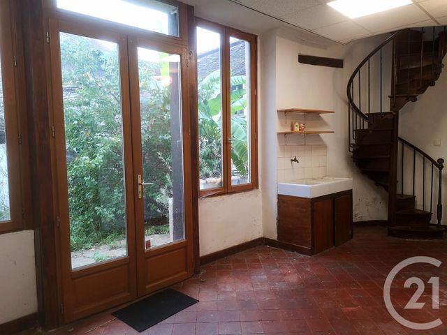 Local commercial à louer - 113.42 m2 - 77 - Seine-et-Marne