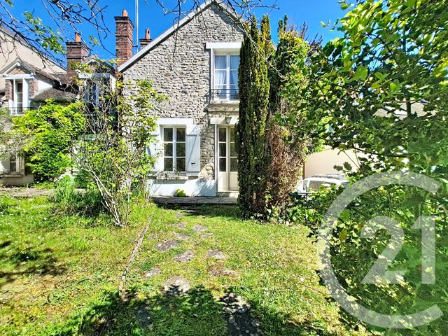 Maison &agrave; vendre - 5 pi&egrave;ces - 110 m2 - St Pierre Les Nemours - 77 - ILE-DE-FRANCE