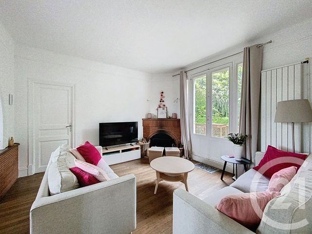 Maison &agrave; vendre - 5 pi&egrave;ces - 118 m2 - St Pierre Les Nemours - 77 - ILE-DE-FRANCE