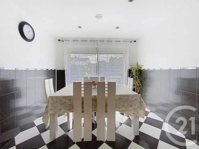 Maison &agrave; vendre - 6 pi&egrave;ces - 109 m2 - St Pierre Les Nemours - 77 - ILE-DE-FRANCE