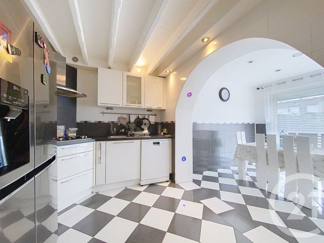 Maison &agrave; vendre - 6 pi&egrave;ces - 109 m2 - St Pierre Les Nemours - 77 - ILE-DE-FRANCE