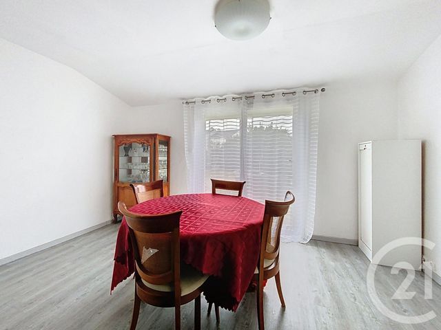 Maison &agrave; vendre - 6 pi&egrave;ces - 109 m2 - St Pierre Les Nemours - 77 - ILE-DE-FRANCE