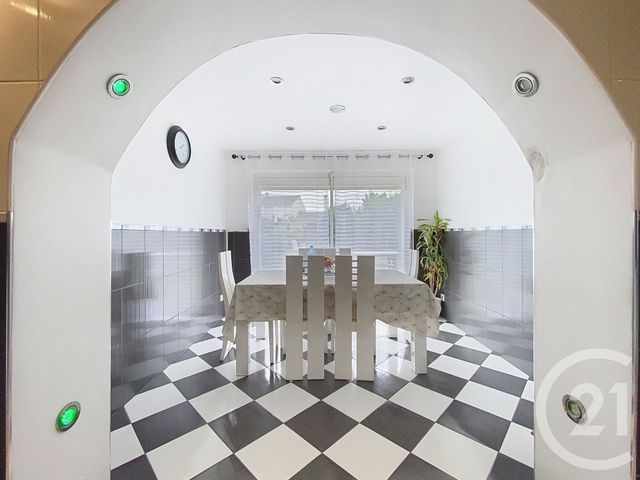 Maison &agrave; vendre - 6 pi&egrave;ces - 109 m2 - St Pierre Les Nemours - 77 - ILE-DE-FRANCE