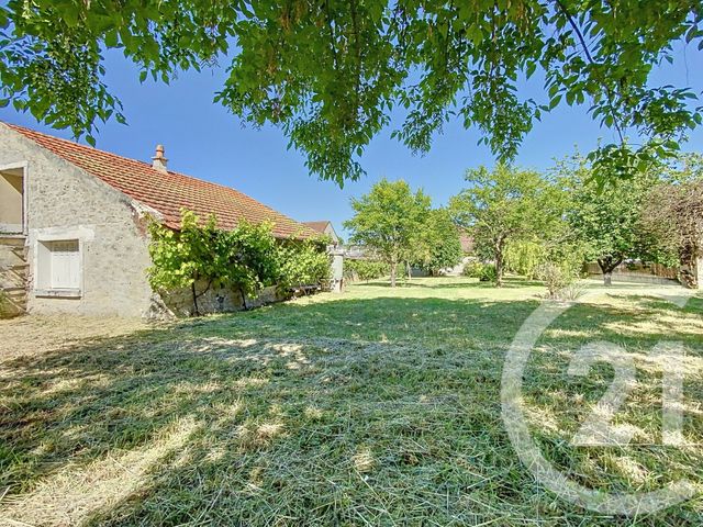 Terrain à vendre - 2500 m2 - St Pierre Les Nemours - 77 - ILE-DE-FRANCE