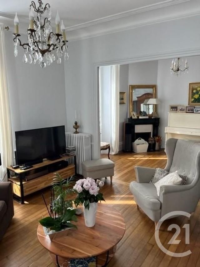 Maison à vendre - 9 pièces - 190 m2 - St Pierre Les Nemours - 77 - ILE-DE-FRANCE