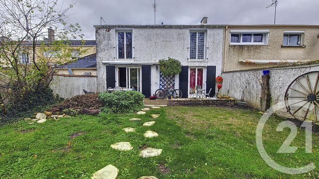 Maison à vendre - 4 pièces - 99,75 m2 - St Pierre Les Nemours - 77 - ILE-DE-FRANCE