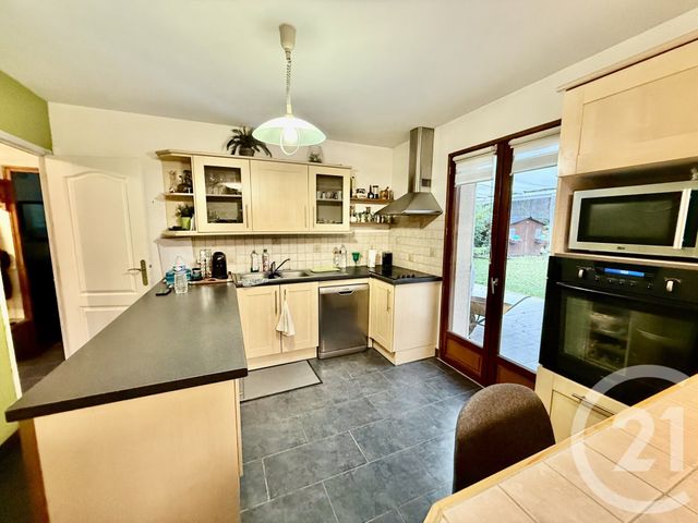 Maison &agrave; louer - 5 pi&egrave;ces - 115,56 m2 - Bazoches Sur Le Betz - 45 - CENTRE